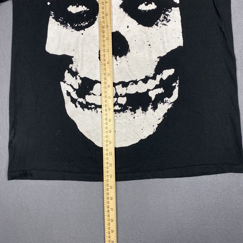 MISFITS Concert Tshirt Men M Black Classic Skull Band Logo Horror Punk Music - Picture 11 of 11